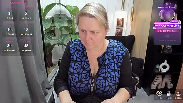 ScarlettSoft online show from 06/19/26, 05:45