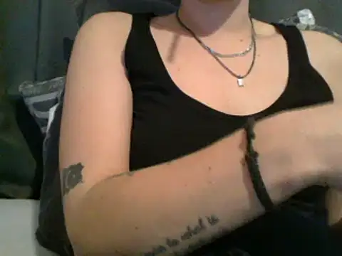 Snapshot of geilmeisje98 chatting on 02/22/25, 10:40 geilmeisje98 online show from 02/22/25, 10:40