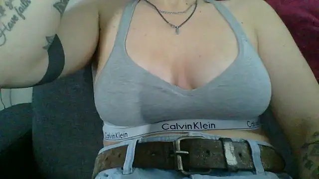 Snapshot of geilmeisje98 chatting on 10/18/25, 01:12 geilmeisje98 online show from 10/18/25, 01:12