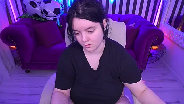 Snapshot of LittleShyy chatting on 07/09/26, 12:42 LittleShyy online show from 07/09/26, 12:42