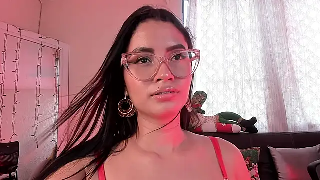 PaulinaBelushi online show from 12/18/24, 06:46