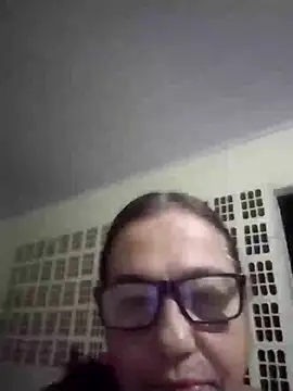 Snapshot of catdool chatting on 01/17/25, 11:18 catdool online show from 01/17/25, 11:18