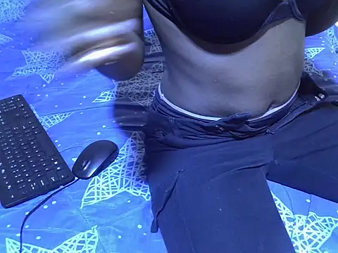 Snapshot of EbonyMina_ chatting on 03/13/26, 10:22 EbonyMina online show from 03/13/26, 10:22