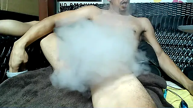 Snapshot of HungHawaiian808@xh chatting on 03/21/25, 12:18 HungHawaiian808xh online show from 03/21/25, 12:18