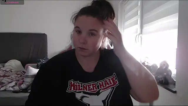 AureliaWinter online show from 11/02/25, 10:28