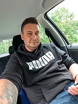 Snapshot of nemes2 chatting on 10/06/25, 12:35 nemes2 online show from 10/06/25, 12:35