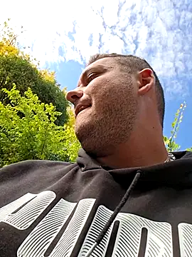 Snapshot of nemes2 chatting on 10/18/25, 01:45 nemes2 online show from 10/18/25, 01:45