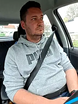 Snapshot of nemes2 chatting on 11/15/25, 10:23 nemes2 online show from 11/15/25, 10:23