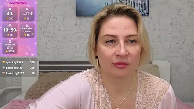 Snapshot of Lady_Murenza chatting on 02/21/25, 04:40 Lady Murenza online show from 02/21/25, 04:40