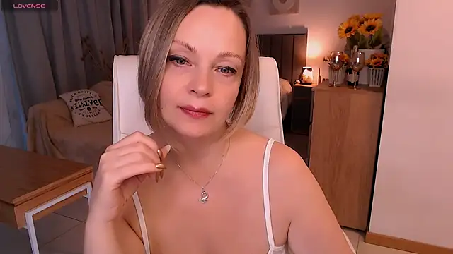 Tilly Eliot online show from 06/22/26, 08:28