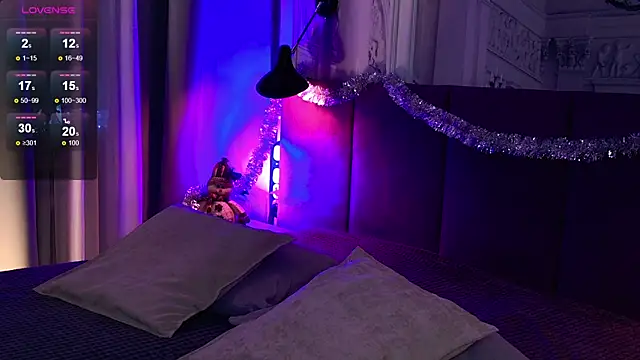 SofiaFoster  online show from 12/18/24, 04:17