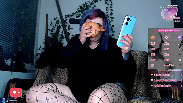 Snapshot of Psychobitch7 chatting on 10/19/25, 08:20 Psychobitch7 online show from 10/19/25, 08:20