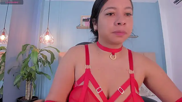 MaraOwen  online show from 11/07/25, 12:05