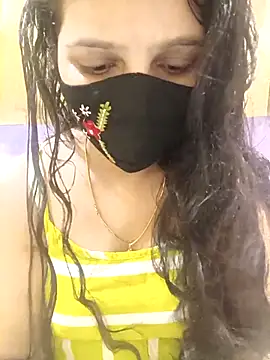 Snapshot of Rising_Smiler chatting on 09/28/25, 10:20 Rising Smiler online show from 09/28/25, 10:20