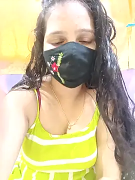 Snapshot of Rising_Smiler chatting on 10/06/25, 09:51 Rising Smiler online show from 10/06/25, 09:51