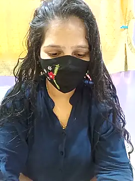 Snapshot of Rising_Smiler chatting on 10/10/25, 08:24 Rising Smiler online show from 10/10/25, 08:24