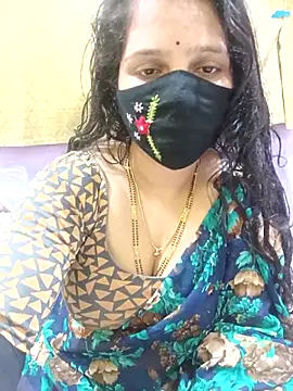 Snapshot of Rising_Smiler chatting on 10/10/25, 08:30 Rising Smiler online show from 10/10/25, 08:30