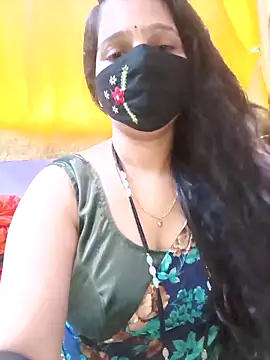 Snapshot of Rising_Smiler chatting on 10/15/25, 07:08 Rising Smiler online show from 10/15/25, 07:08