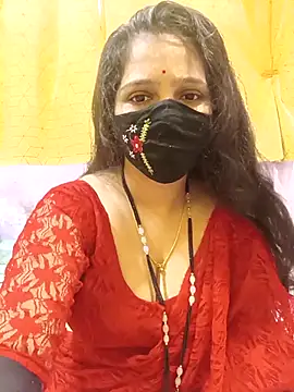 Snapshot of Rising_Smiler chatting on 10/18/25, 09:43 Rising Smiler online show from 10/18/25, 09:43