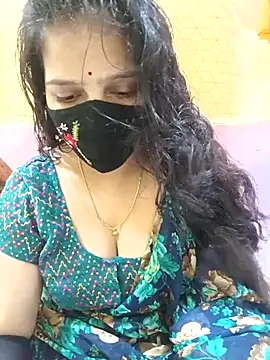 Snapshot of Rising_Smiler chatting on 10/19/25, 08:59 Rising Smiler online show from 10/19/25, 08:59