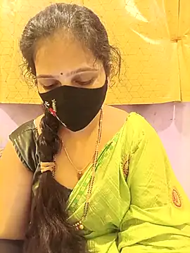 Snapshot of Rising_Smiler chatting on 10/24/25, 05:20 Rising Smiler online show from 10/24/25, 05:20