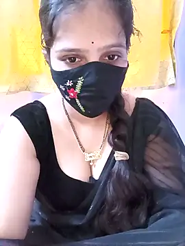 Snapshot of Rising_Smiler chatting on 10/26/25, 09:26 Rising Smiler online show from 10/26/25, 09:26