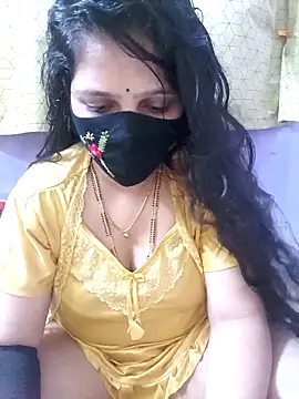 Snapshot of Rising_Smiler chatting on 10/29/25, 06:31 Rising Smiler online show from 10/29/25, 06:31