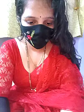 Snapshot of Rising_Smiler chatting on 10/31/25, 05:47 Rising Smiler online show from 10/31/25, 05:47