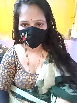 Snapshot of Rising_Smiler chatting on 11/02/25, 10:06 Rising Smiler online show from 11/02/25, 10:06