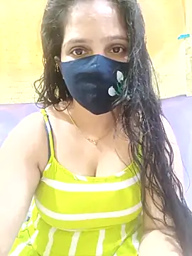 Snapshot of Rising_Smiler chatting on 11/21/25, 09:08 Rising Smiler online show from 11/21/25, 09:08