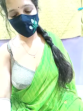 Snapshot of Rising_Smiler chatting on 11/22/25, 08:52 Rising Smiler online show from 11/22/25, 08:52