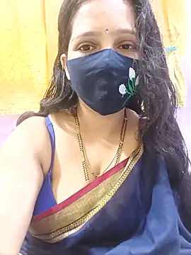 Snapshot of Rising_Smiler chatting on 11/23/25, 09:31 Rising Smiler online show from 11/23/25, 09:31