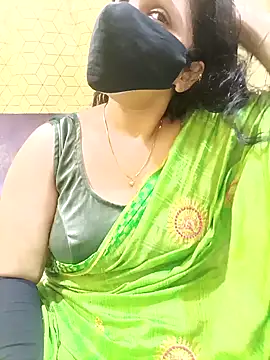 Snapshot of Rising_Smiler chatting on 11/28/25, 06:10 Rising Smiler online show from 11/28/25, 06:10