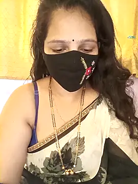 Snapshot of Rising_Smiler chatting on 12/02/25, 05:46 Rising Smiler online show from 12/02/25, 05:46