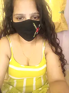 Snapshot of Rising_Smiler chatting on 12/04/25, 08:01 Rising Smiler online show from 12/04/25, 08:01