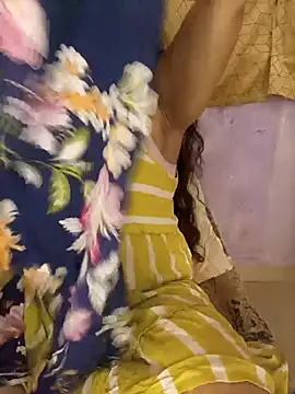 Snapshot of Rising_Smiler chatting on 12/04/25, 08:06 Rising Smiler online show from 12/04/25, 08:06