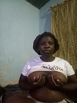 Snapshot of Cinderellablack chatting on 11/13/25, 01:37 Cinderellablack online show from 11/13/25, 01:37