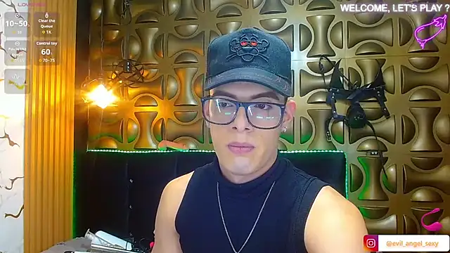 Snapshot of angel_sexyevil chatting on 11/12/25, 12:38 angel sexyevil online show from 11/12/25, 12:38