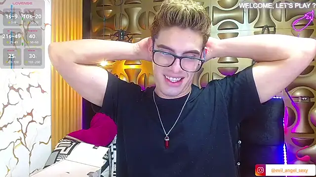 Snapshot of angel_sexyevil chatting on 11/28/25, 12:30 angel sexyevil online show from 11/28/25, 12:30