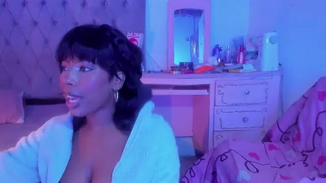 Snapshot of AfroGoddess chatting on 09/09/25, 12:37 AfroGoddess online show from 09/09/25, 12:37