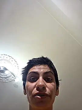 Snapshot of hotSANDRA_STARR chatting on 10/04/25, 04:38 hotSANDRA STARR online show from 10/04/25, 04:38