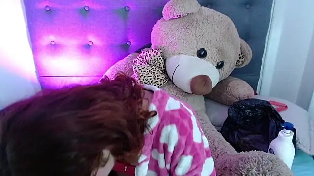 Snapshot of sarah_lovesu chatting on 03/15/25, 07:48 sarah lovesu online show from 03/15/25, 07:48