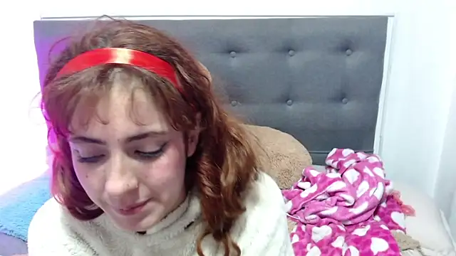 Snapshot of sarah_lovesu chatting on 03/15/25, 10:55 sarah lovesu online show from 03/15/25, 10:55