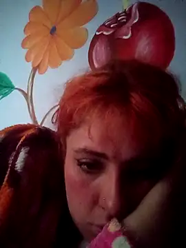 Snapshot of sarah_lovesu chatting on 09/30/25, 02:00 sarah lovesu online show from 09/30/25, 02:00