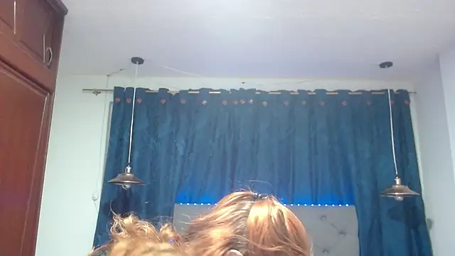 Snapshot of sarah_lovesu chatting on 10/02/25, 08:27 sarah lovesu online show from 10/02/25, 08:27