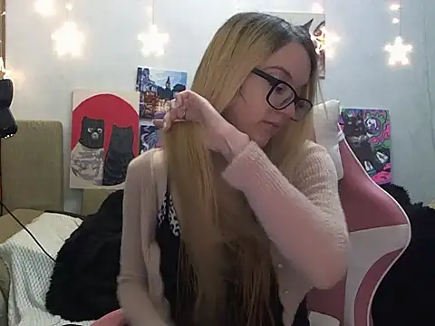 SecretSophia online show from 09/20/25, 06:42