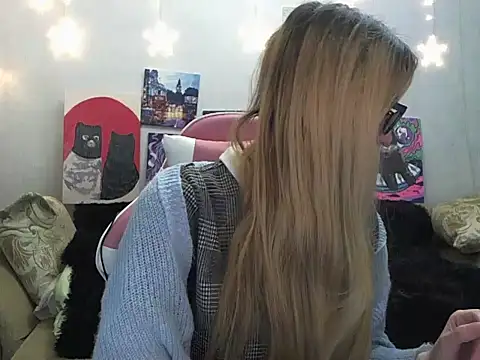 SecretSophia online show from 10/04/25, 07:34