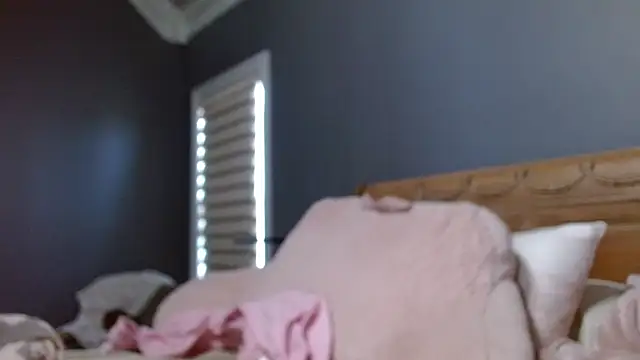 Snapshot of Lisaisluscious chatting on 03/20/25, 08:29 Lisaisluscious online show from 03/20/25, 08:29