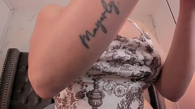 Snapshot of Kim_Blane chatting on 10/07/25, 03:36 Kim Blane online show from 10/07/25, 03:36