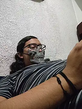 Snapshot of HardestPepe chatting on 12/20/25, 09:05 HardestPepe online show from 12/20/25, 09:05